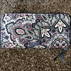 VERA BRADLEY Accordion Wristlet